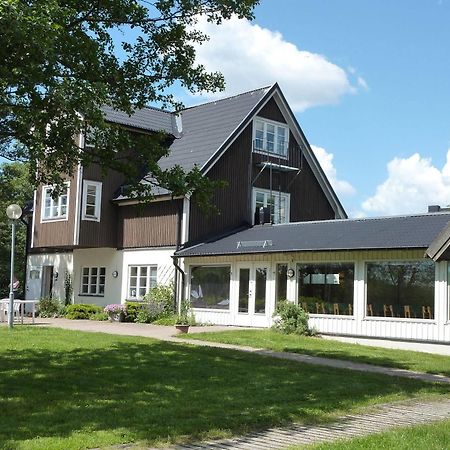 Hotell Sjoevillan Upplands-Väsby エクステリア 写真