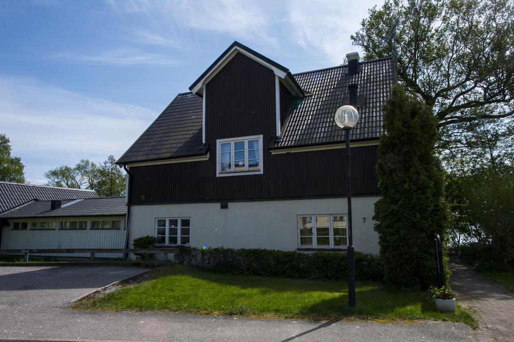 Hotell Sjoevillan Upplands-Väsby エクステリア 写真