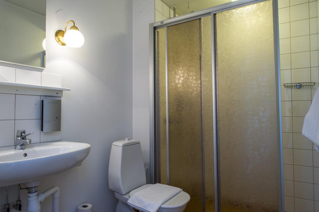 Hotell Sjoevillan Upplands-Väsby エクステリア 写真