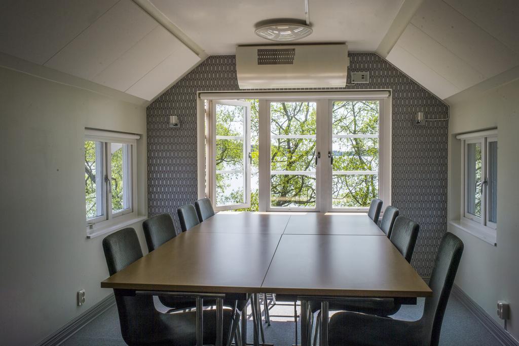 Hotell Sjoevillan Upplands-Väsby エクステリア 写真