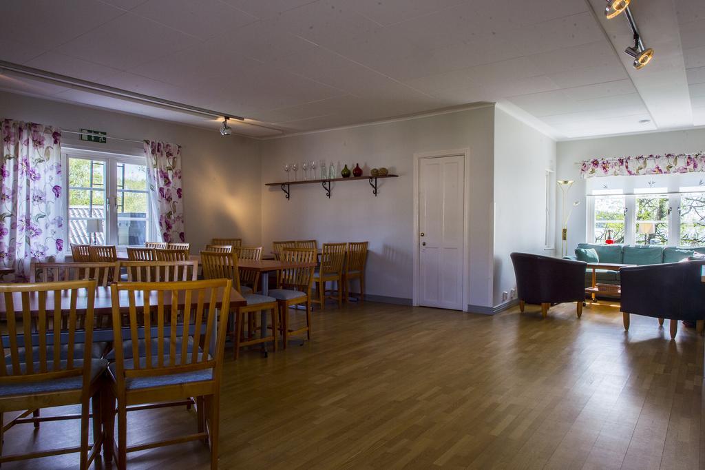 Hotell Sjoevillan Upplands-Väsby エクステリア 写真
