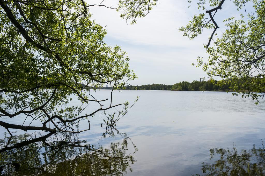 Hotell Sjoevillan Upplands-Väsby エクステリア 写真