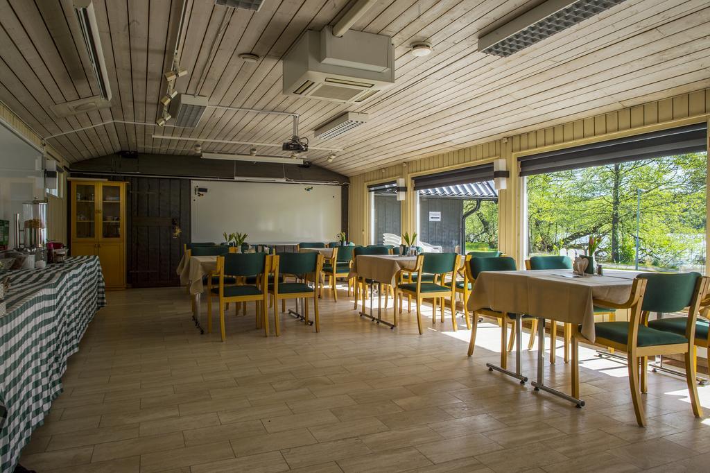 Hotell Sjoevillan Upplands-Väsby エクステリア 写真