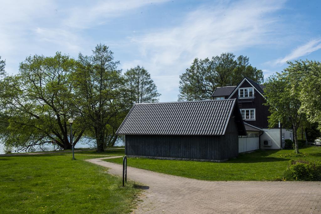 Hotell Sjoevillan Upplands-Väsby エクステリア 写真