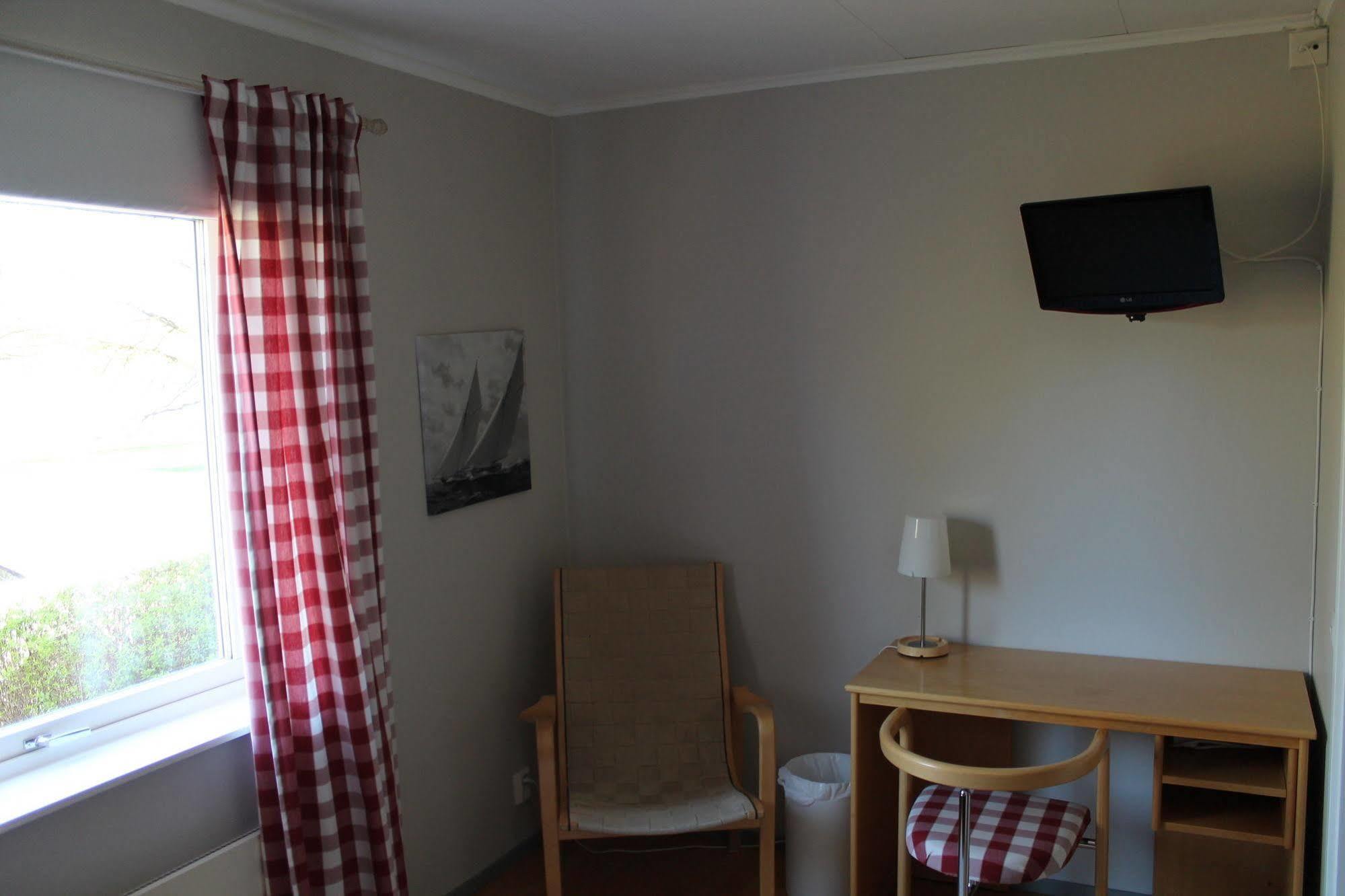 Hotell Sjoevillan Upplands-Väsby エクステリア 写真