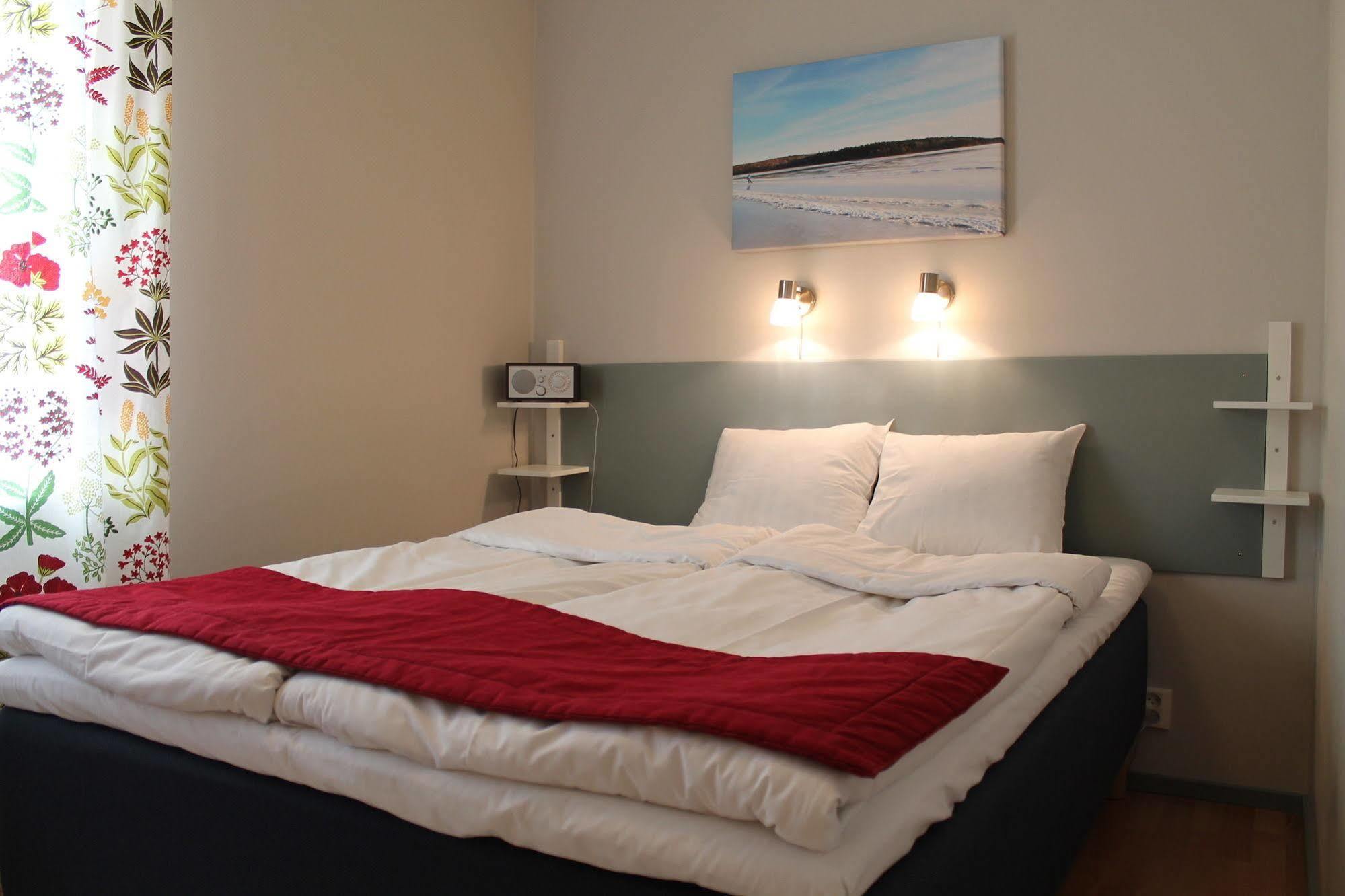 Hotell Sjoevillan Upplands-Väsby エクステリア 写真