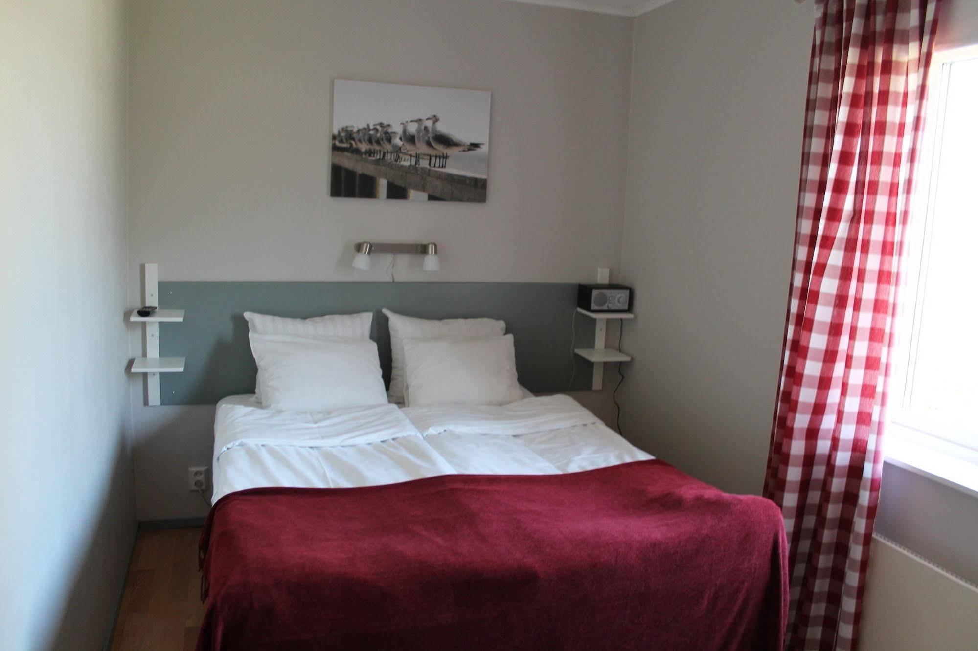 Hotell Sjoevillan Upplands-Väsby エクステリア 写真