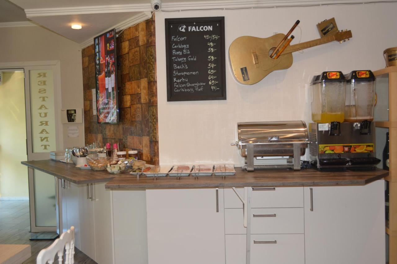 Hotell Sjoevillan Upplands-Väsby エクステリア 写真