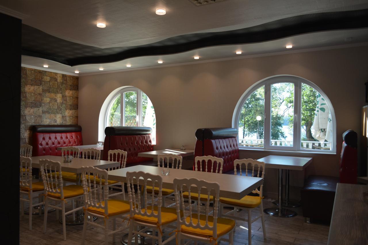 Hotell Sjoevillan Upplands-Väsby エクステリア 写真